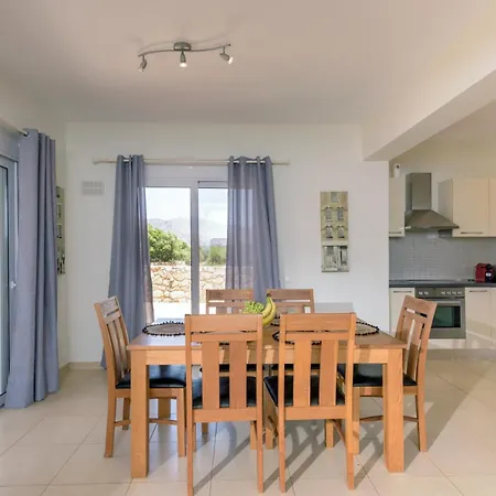 Seaview 2-bedroom 1 With 75 Sqm Shared Pool
