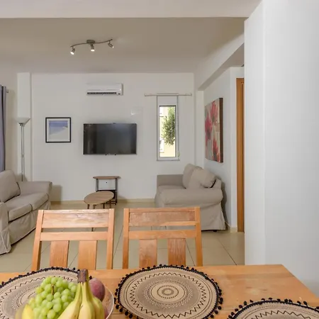 Seaview 2-bedroom 1 With 75 Sqm Shared Pool * 코라파키아
