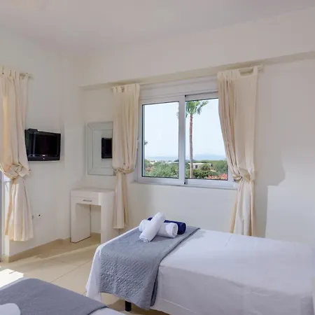 Seaview 2-bedroom 1 With 75 Sqm Shared Pool 코라파키아