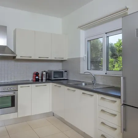 Seaview 2-bedroom 1 With 75 Sqm Shared Pool