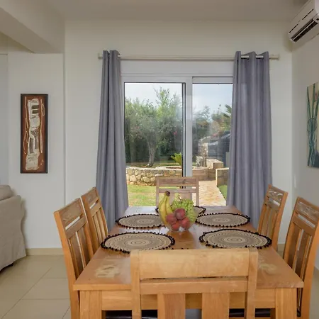 Seaview 2-bedroom 1 With 75 Sqm Shared Pool