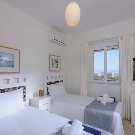 Seaview 2-bedroom 1 With 75 Sqm Shared Pool * 코라파키아