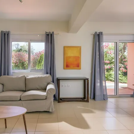 Seaview 2-bedroom 1 With 75 Sqm Shared Pool * Chorafakia