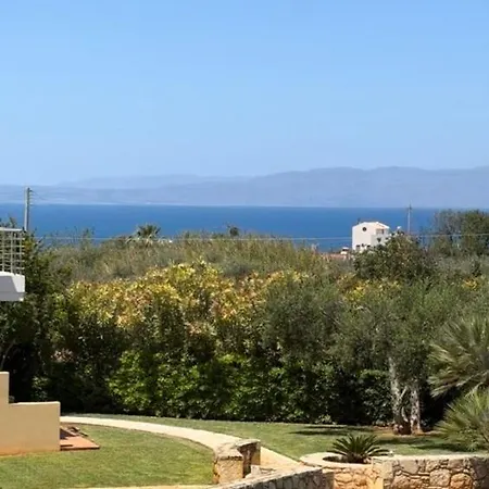 Seaview 2-bedroom 1 With 75 Sqm Shared Pool Chorafakia
