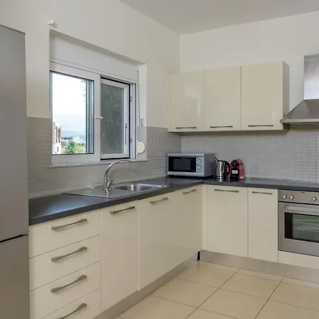 Villa Seaview 2-bedroom 1 With 75 Sqm Shared Pool Chorafakia