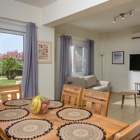 Seaview 2-bedroom 1 With 75 Sqm Shared Pool *