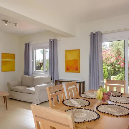 Seaview 2-bedroom 1 With 75 Sqm Shared Pool