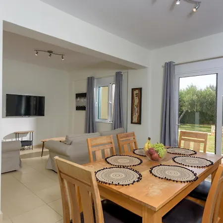 Seaview 2-bedroom 1 With 75 Sqm Shared Pool Villa