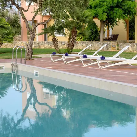 Seaview 2-bedroom 1 With 75 Sqm Shared Pool