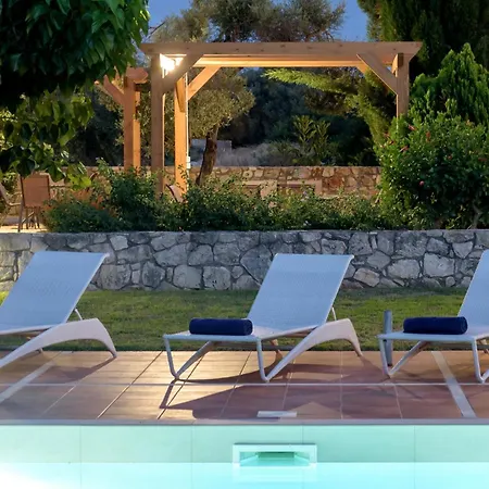 Seaview 2-bedroom 1 With 75 Sqm Shared Pool